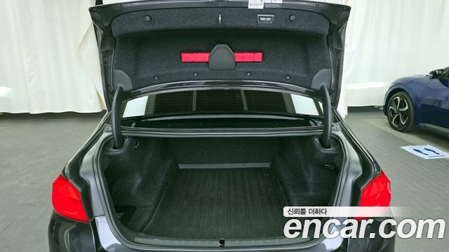 BMW 5-Series 520d xDrive M Sport Package