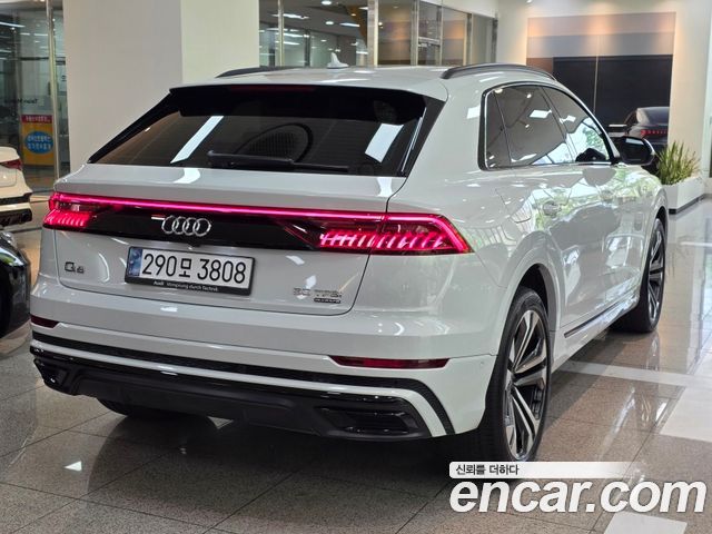 Audi Q8 55 TFSI Quattro Premium