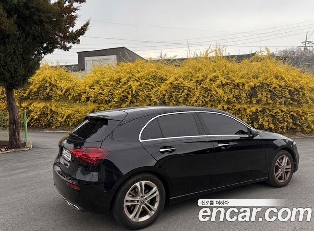 Mercedes-Benz A-Class A220 Hatchback