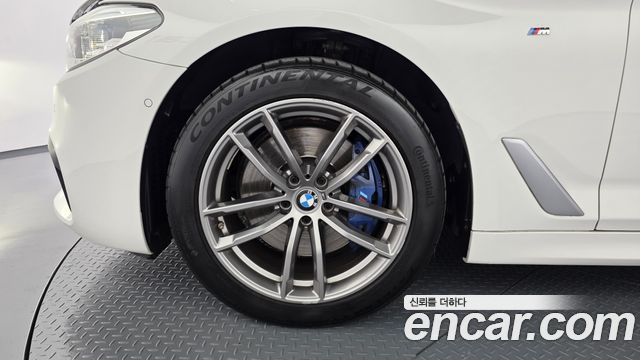 BMW 5-Series 530i xDrive M Sport Package