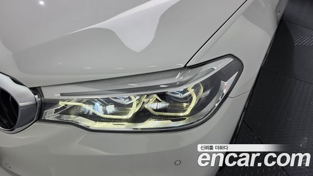 BMW 5-Series 530i xDrive M Sport Package