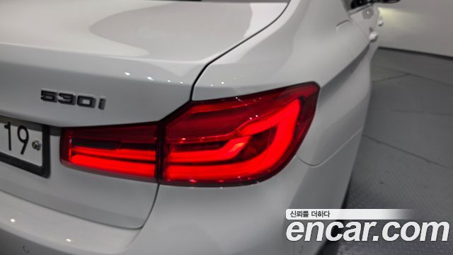 BMW 5-Series 530i xDrive M Sport Package