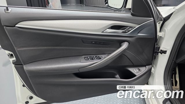 BMW 5-Series 530i xDrive M Sport Package