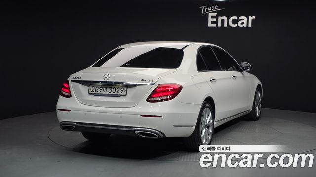 Mercedes-Benz E-Class E220d 4MATIC Exclusive