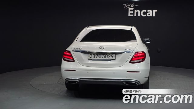 Mercedes-Benz E-Class E220d 4MATIC Exclusive
