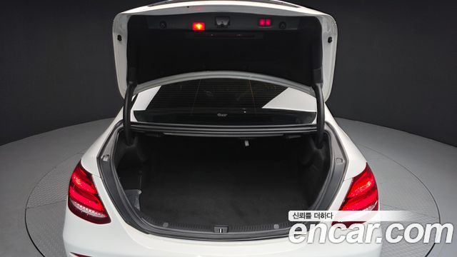 Mercedes-Benz E-Class E220d 4MATIC Exclusive