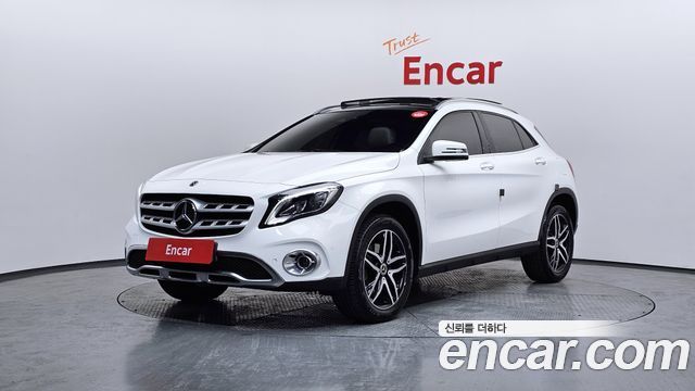 Mercedes-Benz GLA-Class GLA220 Premium