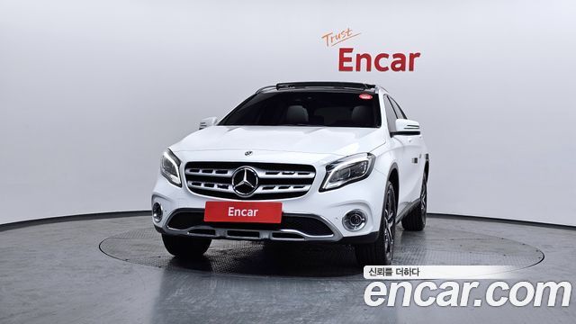 Mercedes-Benz GLA-Class GLA220 Premium