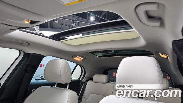 Mercedes-Benz GLA-Class GLA220 Premium