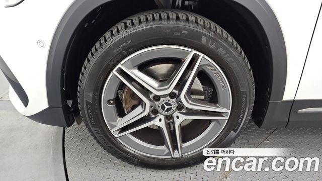 Mercedes-Benz GLA-Class GLA250 4MATIC