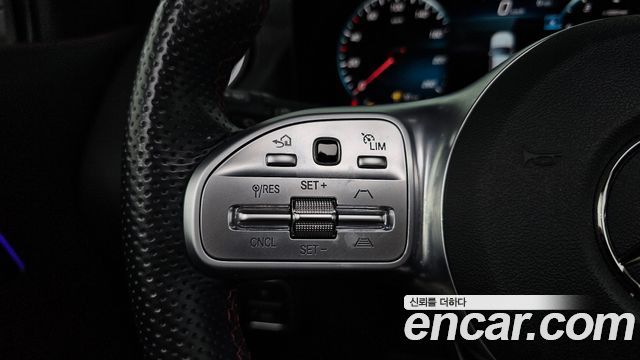 Mercedes-Benz GLA-Class GLA250 4MATIC