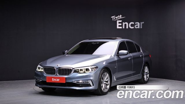 BMW 5-Series 520i Luxury