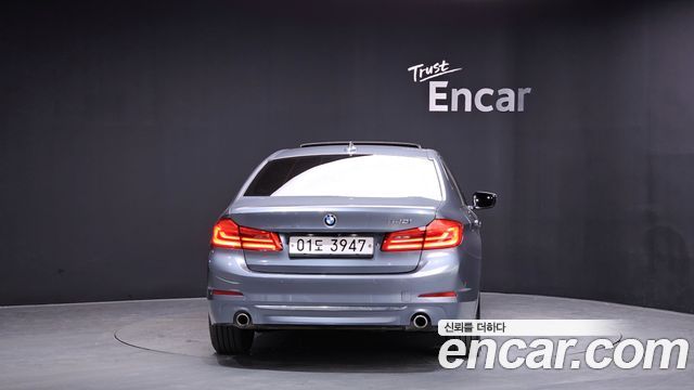 BMW 5-Series 520i Luxury