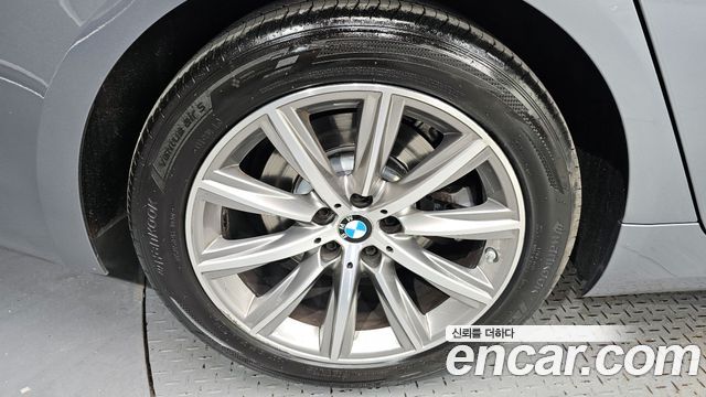 BMW 5-Series 520i Luxury