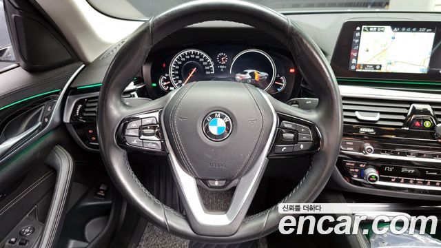BMW 5-Series 520i Luxury