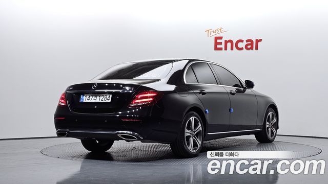 Mercedes-Benz E-Class E300 4MATIC Avnatgarde