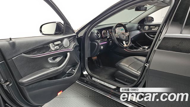 Mercedes-Benz E-Class E300 4MATIC Avnatgarde