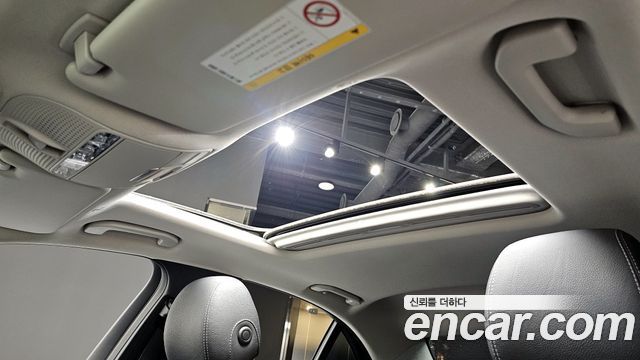 Mercedes-Benz E-Class E300 4MATIC Avnatgarde