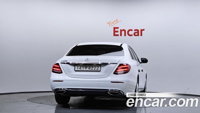 Mercedes-Benz E-Class E200 Avantgarde