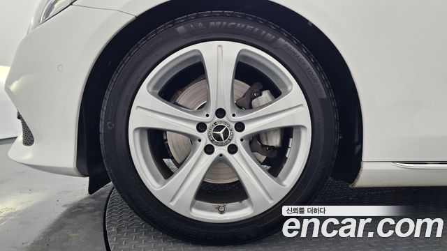 Mercedes-Benz E-Class E200 Avantgarde
