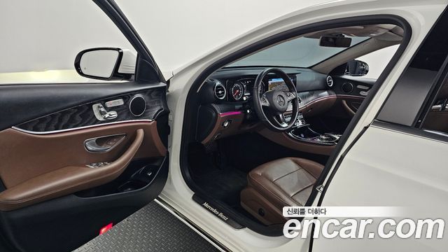 Mercedes-Benz E-Class E200 Avantgarde