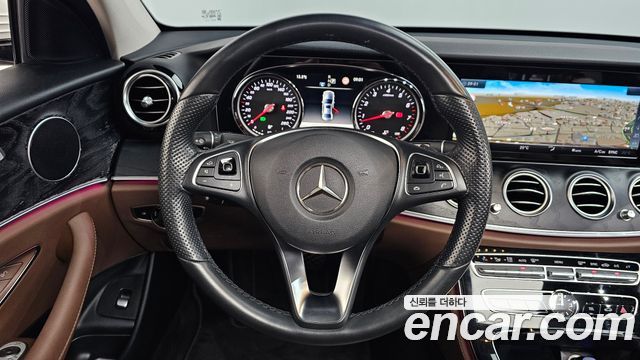 Mercedes-Benz E-Class E200 Avantgarde