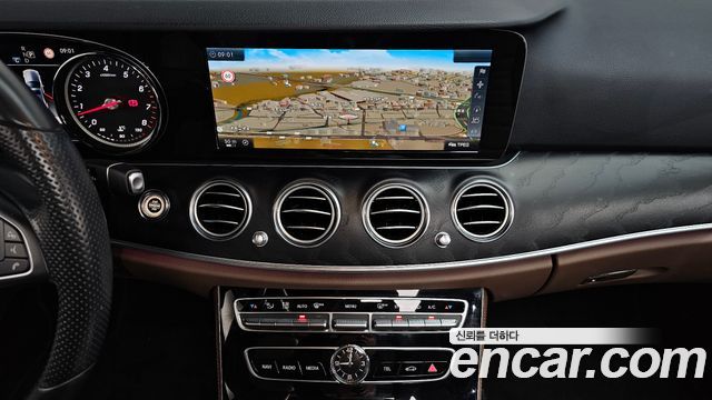 Mercedes-Benz E-Class E200 Avantgarde