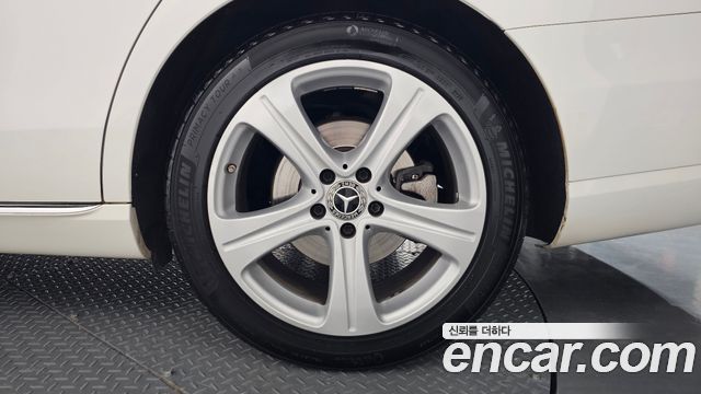 Mercedes-Benz E-Class E200 Avantgarde