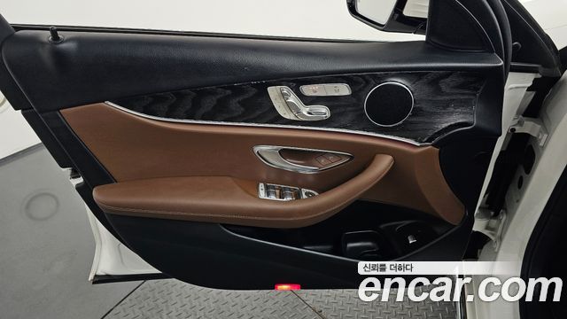 Mercedes-Benz E-Class E200 Avantgarde