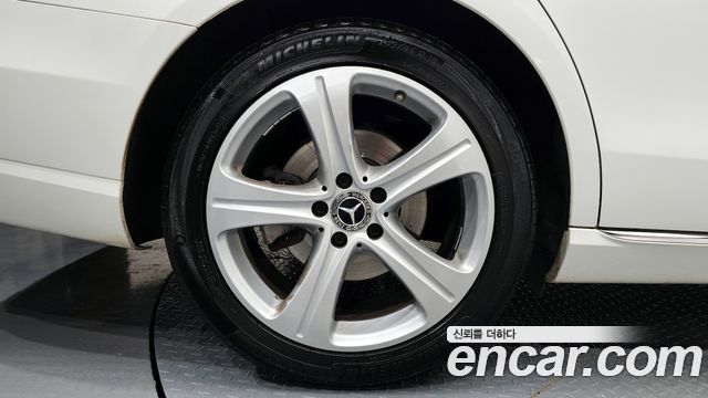 Mercedes-Benz E-Class E200 Avantgarde