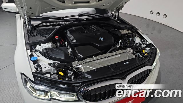 BMW 3-Series 320i Touring M Sports