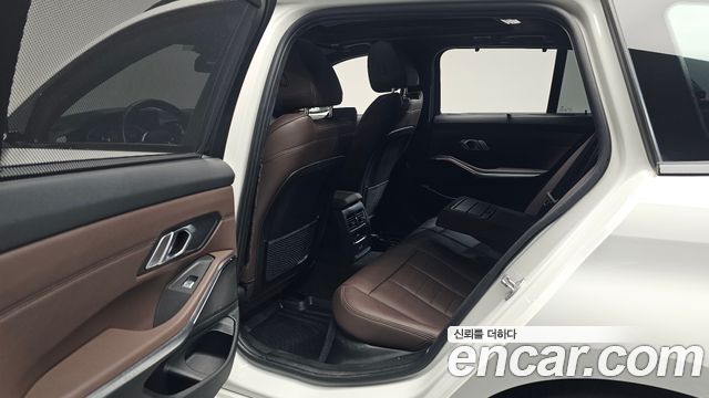 BMW 3-Series 320i Touring M Sports