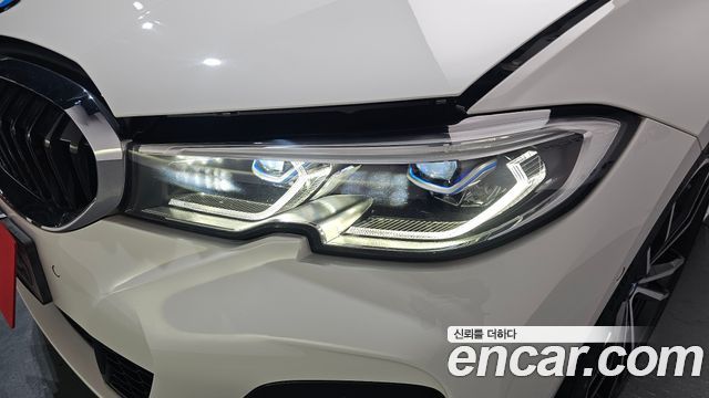 BMW 3-Series 320i Touring M Sports