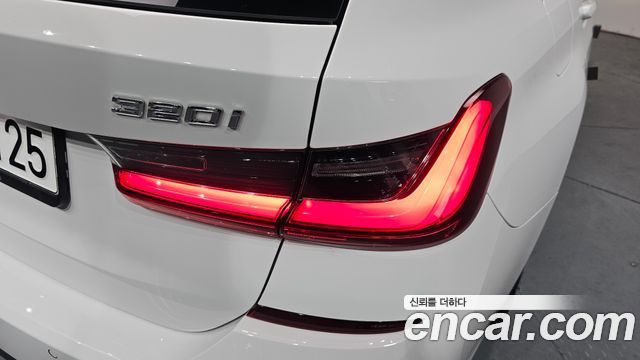 BMW 3-Series 320i Touring M Sports