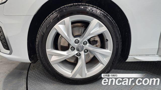 Audi A4 40 TFSI Premium