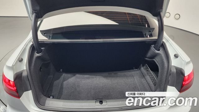 Audi A4 40 TFSI Premium
