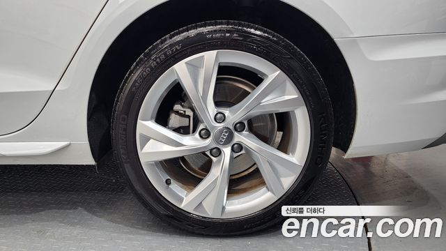 Audi A4 40 TFSI Premium