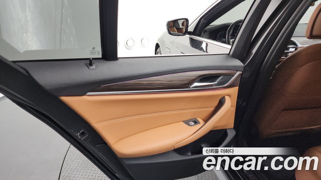 BMW 5-Series 530e M Sport