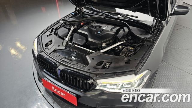 BMW 5-Series 530i M Sport Package Plus