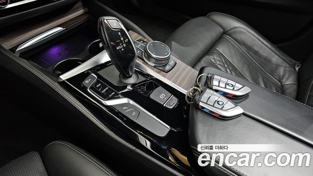 BMW 5-Series 530i M Sport Package Plus