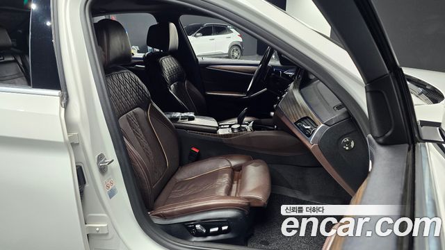 BMW 5-Series 530i M Sport Package Plus