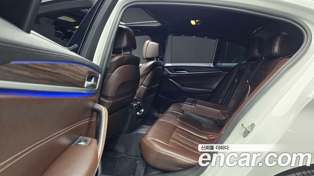 BMW 5-Series 530i M Sport Package Plus