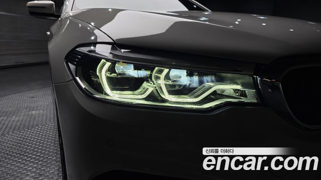BMW 5-Series 530i M Sport Package Plus
