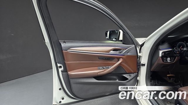 BMW 5-Series 530i M Sport Package Plus