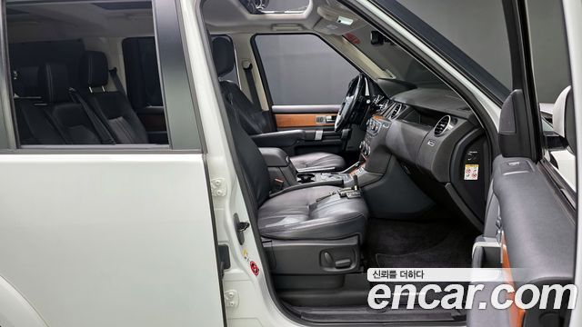Land Rover Discovery 3.0 SDV6 SE