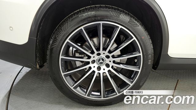 Mercedes-Benz GLC-Class GLC300 4MATIC AMG Line Coupe