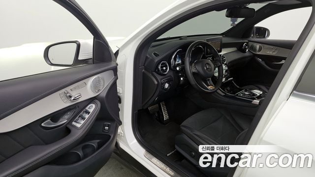 Mercedes-Benz GLC-Class GLC300 4MATIC AMG Line Coupe