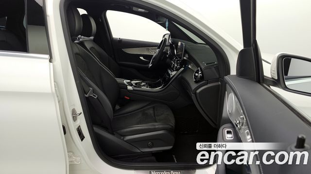 Mercedes-Benz GLC-Class GLC300 4MATIC AMG Line Coupe