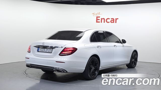 Mercedes-Benz E-Class E220d Avantgarde