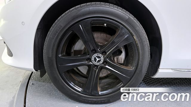 Mercedes-Benz E-Class E220d Avantgarde